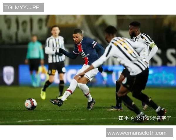 那不勒斯逆转巴黎圣日耳曼足总杯激战四三惊艳全场