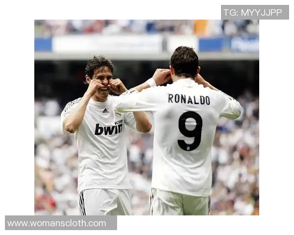 友谊赛平局曼联与AC米兰激战成和绝杀瞬间引发全场热烈反响