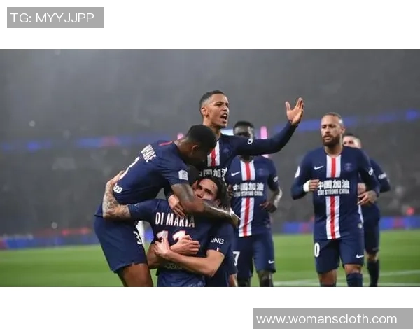 国王杯精彩对决巴黎圣日耳曼大胜曼联乌龙球成比赛转折点分析