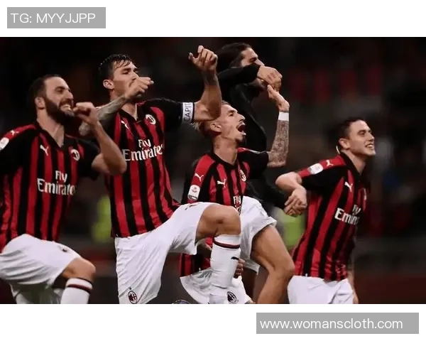 意甲焦点战尤文图斯凭乌龙球小胜AC米兰全场热情高涨