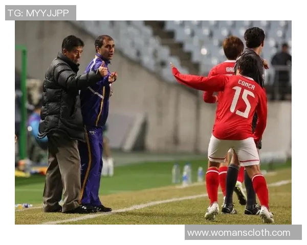 中超盛宴：多特蒙德狂胜里昂五球大捷引发全场热烈欢呼与十大精彩进球回顾
