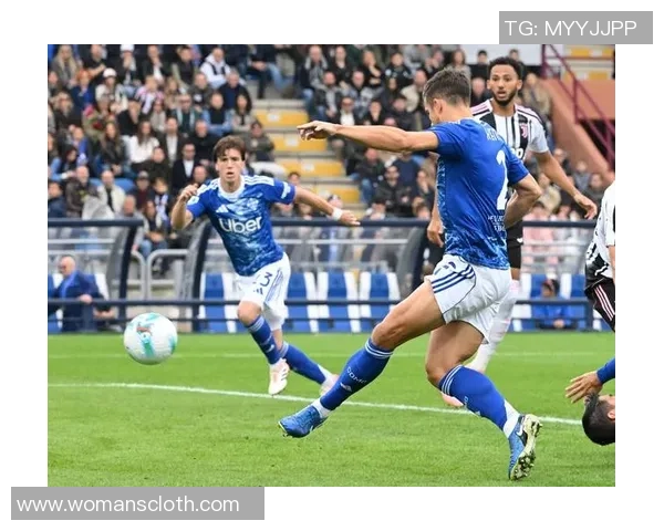 曼联逆袭那不勒斯2-1获胜意外爆冷引发转会热议